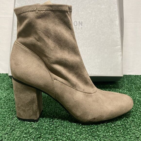 Kenneth Cole Reaction Time For Fun Booties women’s size 8.5 (OKPM-07-043) - Picture 8 of 14